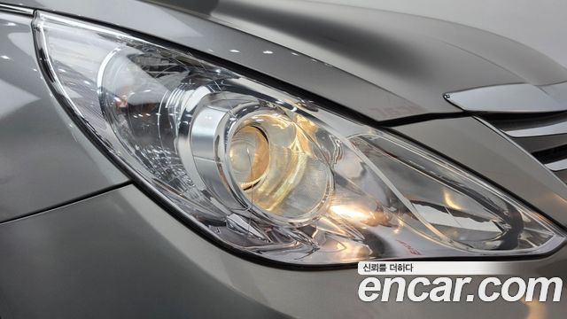 Hyundai Sonata The Brilliant LPI Premium 2013 — фото 22