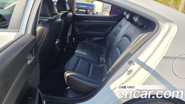 Hyundai Avante (AD) 1.6 GDI Value Plus 2018 — фото 11