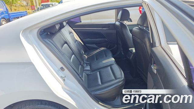 Hyundai Avante (AD) 1.6 GDI Value Plus 2018 — фото 17
