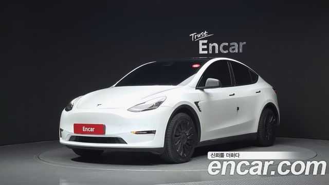 Tesla Model Y Standard Range RWD
