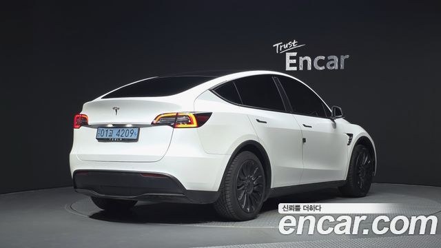 Tesla Model Y Standard Range RWD 2021 — фото 2