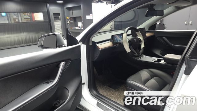 Tesla Model Y Standard Range RWD 2021 — фото 10