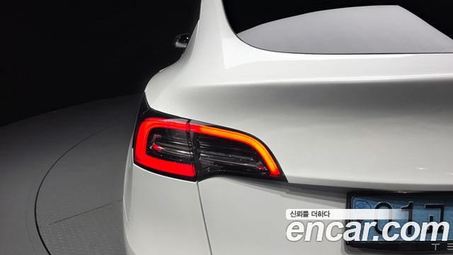 Tesla Model Y Standard Range RWD 2021 — фото 29