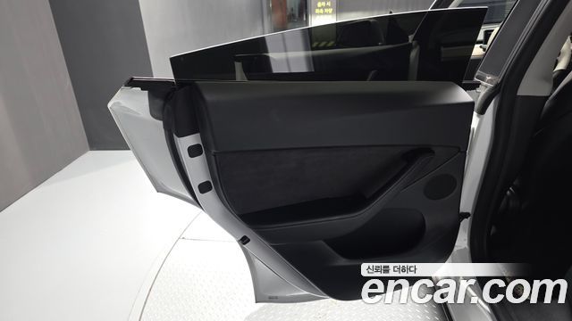 Tesla Model Y Standard Range RWD 2021 — фото 31