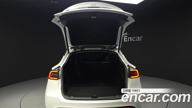 Tesla Model Y Standard Range RWD 2021 — фото 39