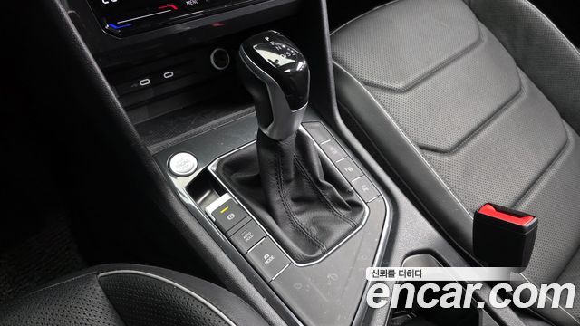 Volkswagen Tiguan Allspace 2.0 TSI Prestige 2023 — фото 9