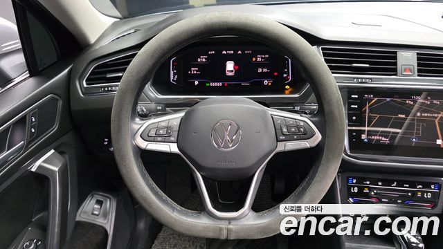 Volkswagen Tiguan Allspace 2.0 TSI Prestige 2023 — фото 13