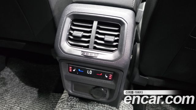 Volkswagen Tiguan Allspace 2.0 TSI Prestige 2023 — фото 19