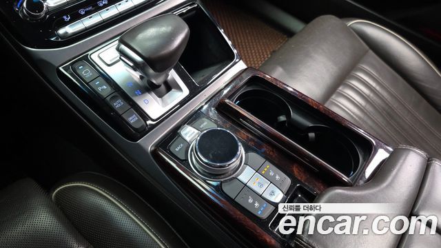 Genesis EQ900 5.0 GDI AWD Prestige 2016 — фото 9