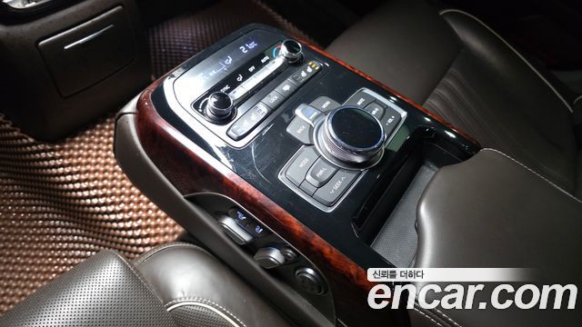 Genesis EQ900 5.0 GDI AWD Prestige 2016 — фото 19