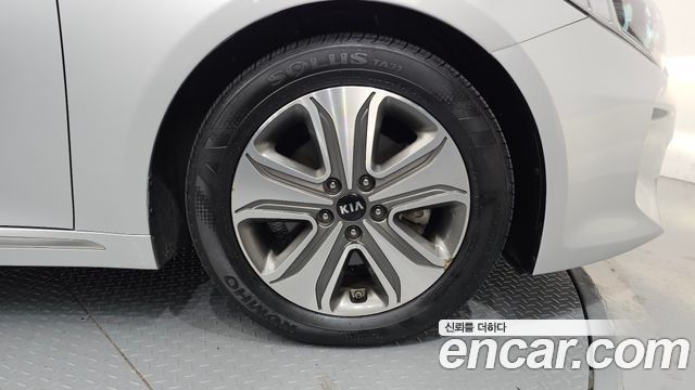 Kia K5 Hybrid (II) Noblesse Special 2016 — фото 5