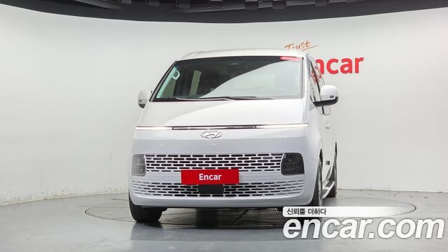 Hyundai Staria L3.5 Tourer 11-Seater Modern 2024 — фото 3