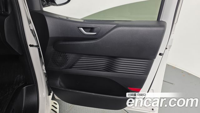 Hyundai Staria L3.5 Tourer 11-Seater Modern 2024 — фото 31