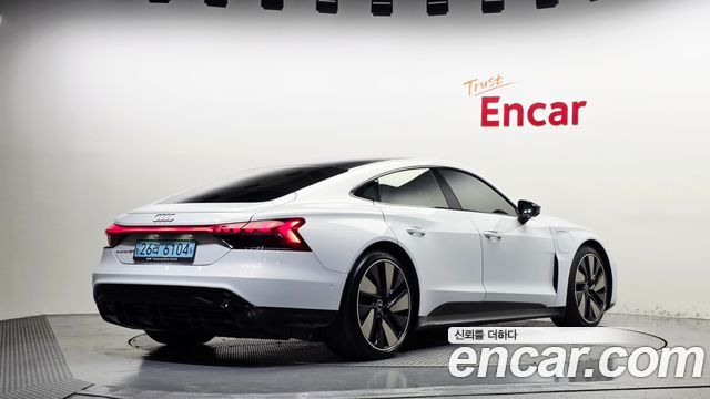 Audi e-tron GT GT quattro Premium 2022 — фото 2