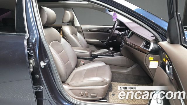 Kia K7 Hybrid Noblesse 2018 — фото 11
