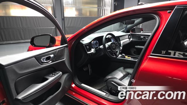 Volvo S60 (III) B5 R-Design 2022 — фото 10