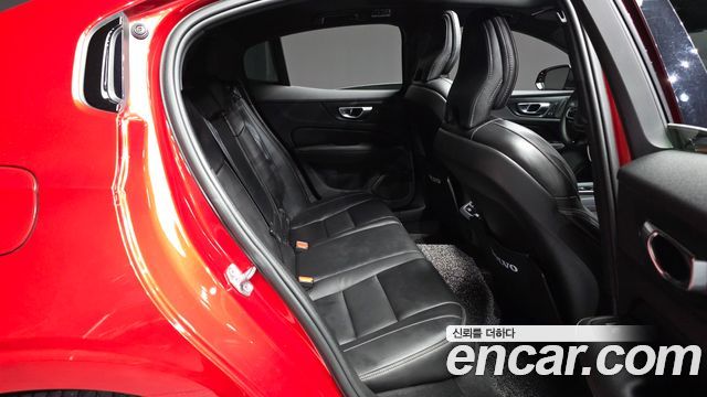 Volvo S60 (III) B5 R-Design 2022 — фото 12