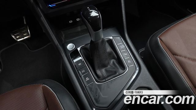 Volkswagen Tiguan Allspace 2.0 TSI Prestige 2023 — фото 9