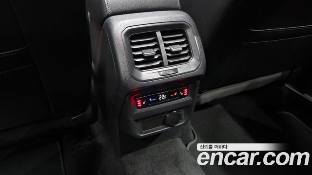 Volkswagen Tiguan Allspace 2.0 TSI Prestige 2023 — фото 19