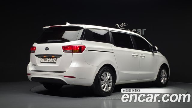 Kia Carnival 11-seater Deluxe 2017 — фото 2