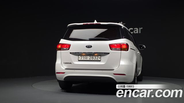 Kia Carnival 11-seater Deluxe 2017 — фото 4