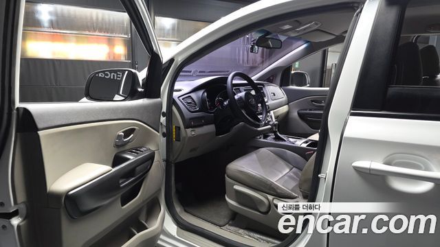 Kia Carnival 11-seater Deluxe 2017 — фото 10