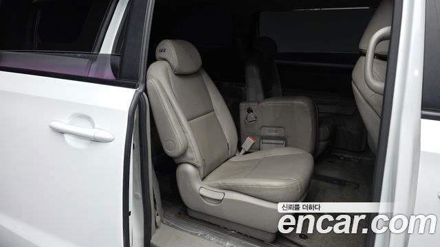 Kia Carnival 11-seater Deluxe 2017 — фото 12