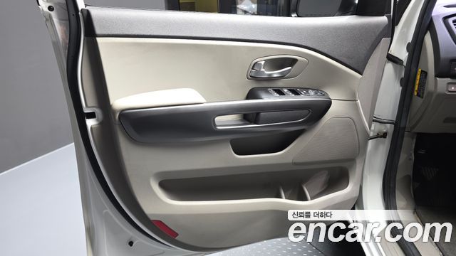 Kia Carnival 11-seater Deluxe 2017 — фото 24
