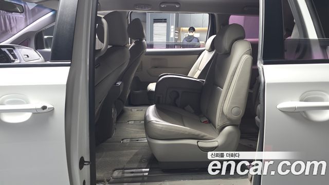 Kia Carnival 11-seater Deluxe 2017 — фото 26