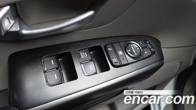 Kia Carnival 11-seater Deluxe 2017 — фото 30