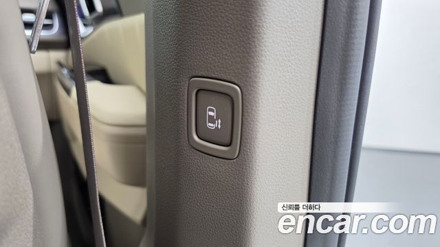 Kia Carnival (IV) Gasoline 7-Seater Hi-Limousine Signature 2023 — фото 32