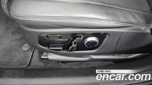 Genesis G90 3.8 AWD Luxury 2019 — фото 31