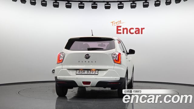 KG Mobility (SsangYong) Tivoli VX 2WD 2015 — фото 4
