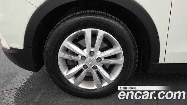 KG Mobility (SsangYong) Tivoli VX 2WD 2015 — фото 5