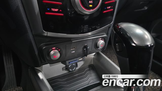KG Mobility (SsangYong) Tivoli VX 2WD 2015 — фото 18