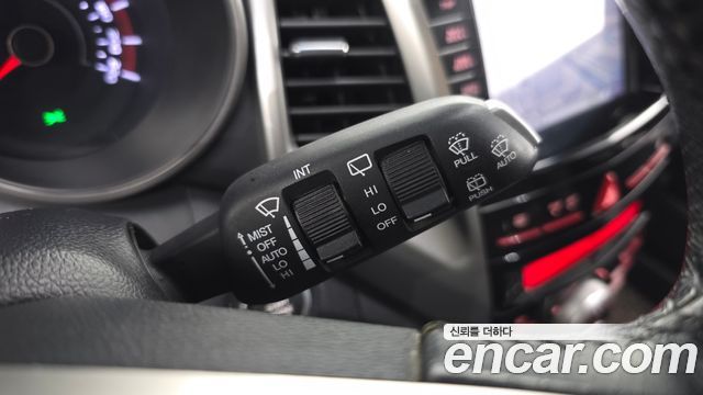 KG Mobility (SsangYong) Tivoli VX 2WD 2015 — фото 28