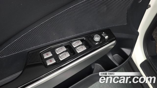 KG Mobility (SsangYong) Tivoli VX 2WD 2015 — фото 30