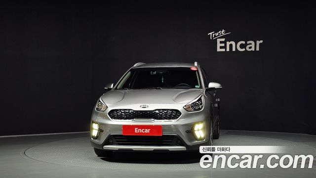 Kia Niro 1.6 HEV Luxury 2020 — фото 3
