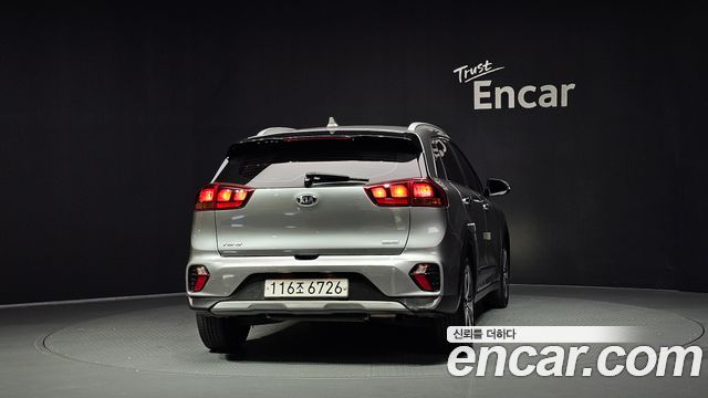 Kia Niro 1.6 HEV Luxury 2020 — фото 4
