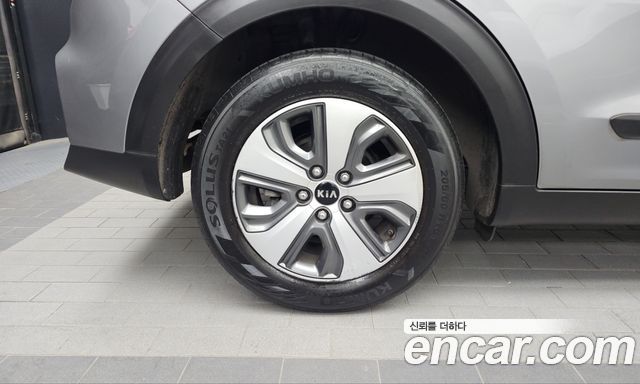 Kia Niro 1.6 HEV Luxury 2020 — фото 5