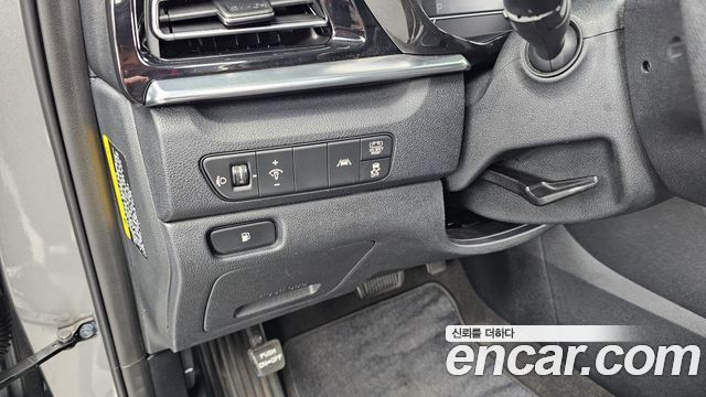 Kia Niro 1.6 HEV Luxury 2020 — фото 19