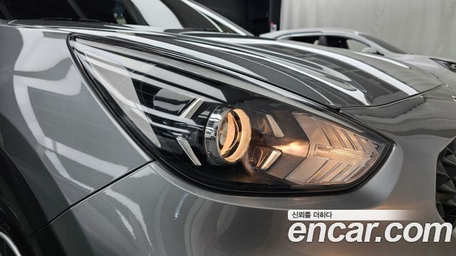 Kia Niro 1.6 HEV Luxury 2020 — фото 22