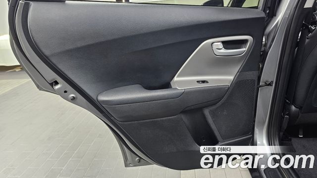Kia Niro 1.6 HEV Luxury 2020 — фото 25