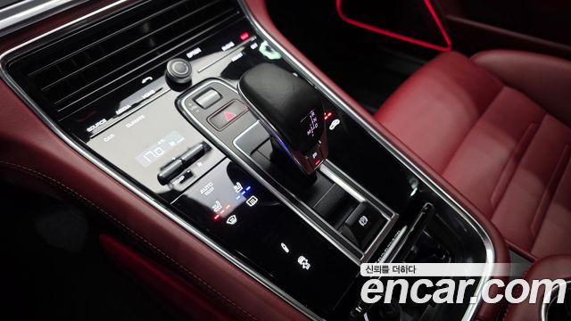 Porsche Panamera (971) 3.0 AWD 2018 — фото 9