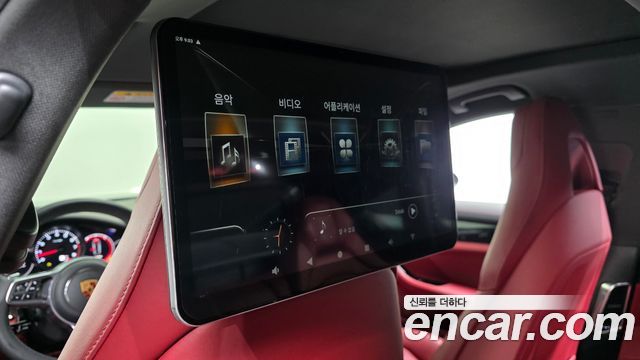 Porsche Panamera (971) 3.0 AWD 2018 — фото 17