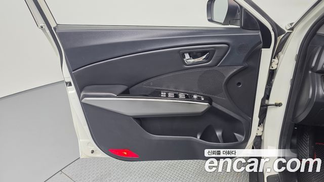 KG Mobility (SsangYong) Tivoli LX 2WD DLX 2016 — фото 24