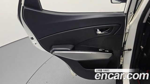 KG Mobility (SsangYong) Tivoli LX 2WD DLX 2016 — фото 25