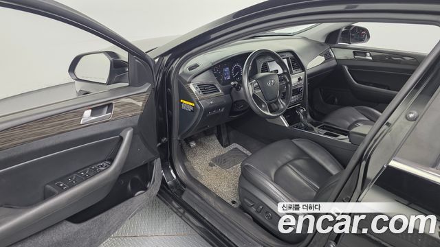 Hyundai Sonata (LF) 2.0 Smart 2015 — фото 10