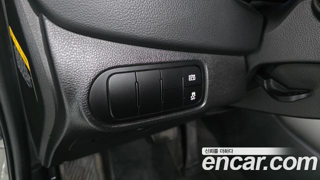 Kia Carens 1.7 VGT Luxury 2014 — фото 12