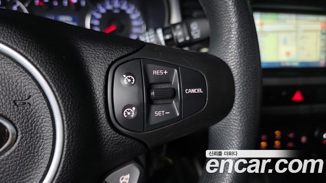 Kia Carens 1.7 VGT Luxury 2014 — фото 14